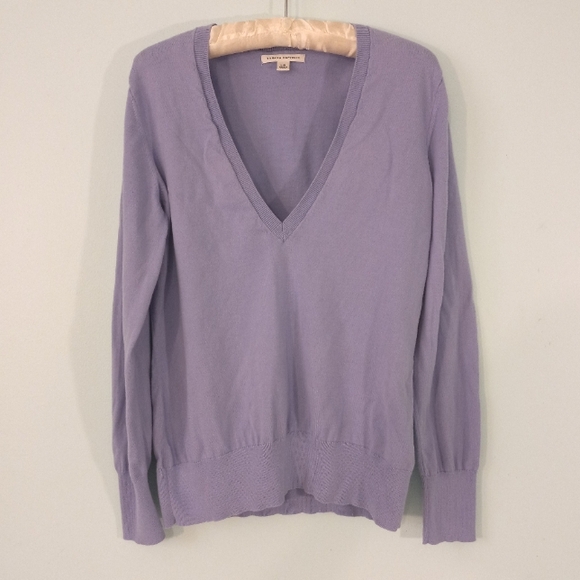 Banana Republic V Neck Sweater - Picture 2 of 5